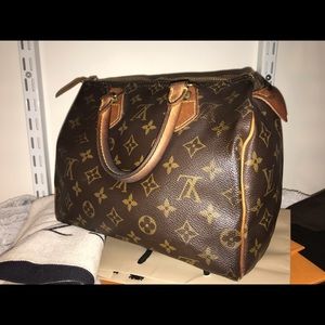 Authentic Louis Vuitton speedy 25
